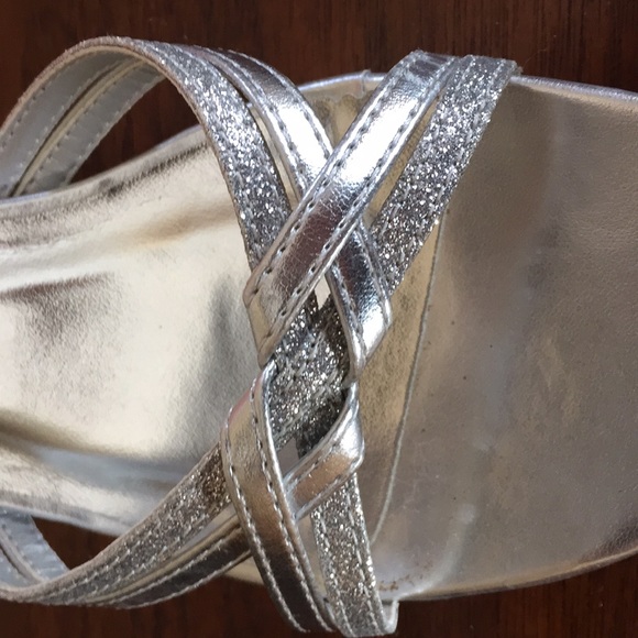 Sandals - Picture 3 of 3